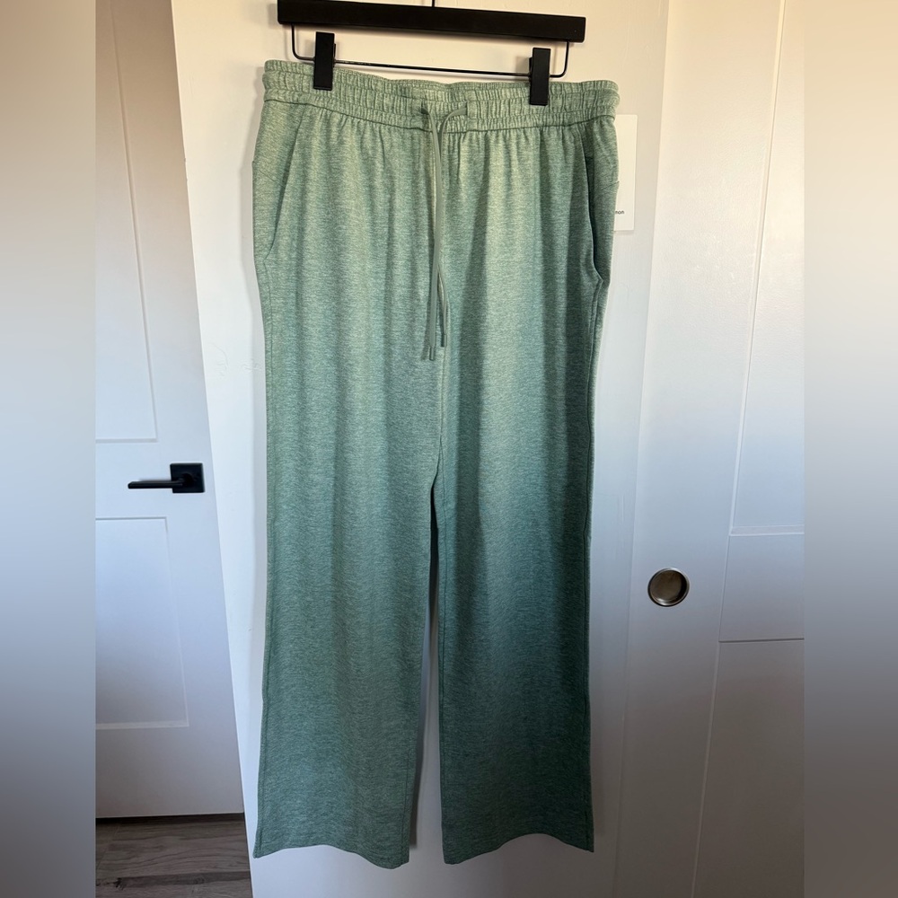 NWT Lululemon Soft Jersey Straight-Leg Mid-Rise Pant *Regular Size 10